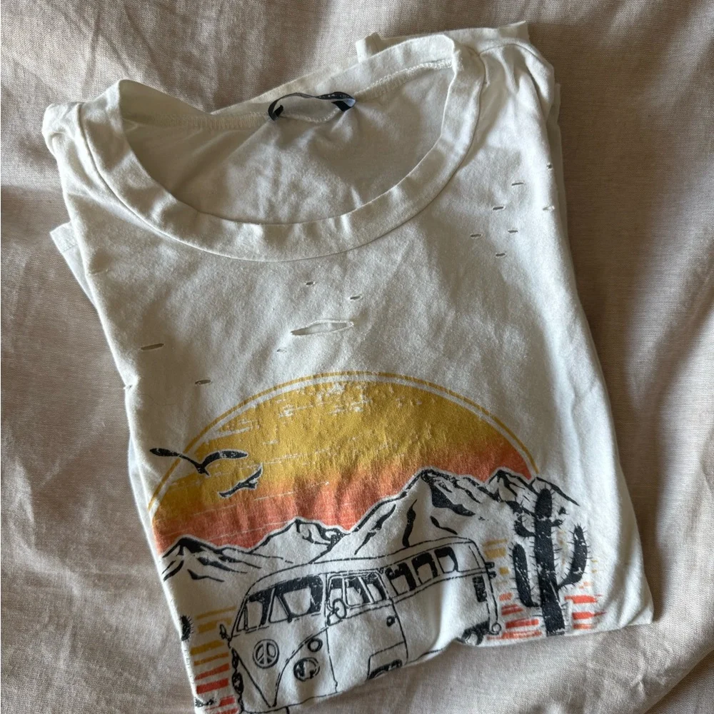 Zutter Wanderlust Graphic Tee - Picture 2 of 2